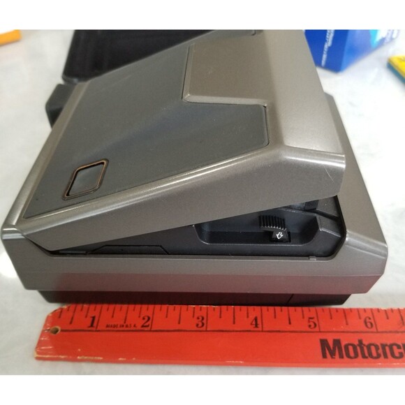 Polaroid Spectra system instant camera with 2 film packs sealed vintage camera - Picture 6 of 11